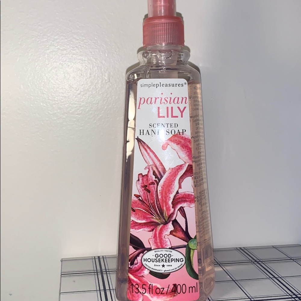 Parisian Lily Scented Hans Soap